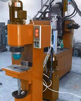 鉚接機(jī)廠家有哪些規(guī)格型號(hào)？