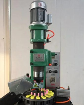 怎樣安全地操作氣液增壓鉚接機(jī)？